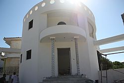 Μεζονέτα Λουτράκι