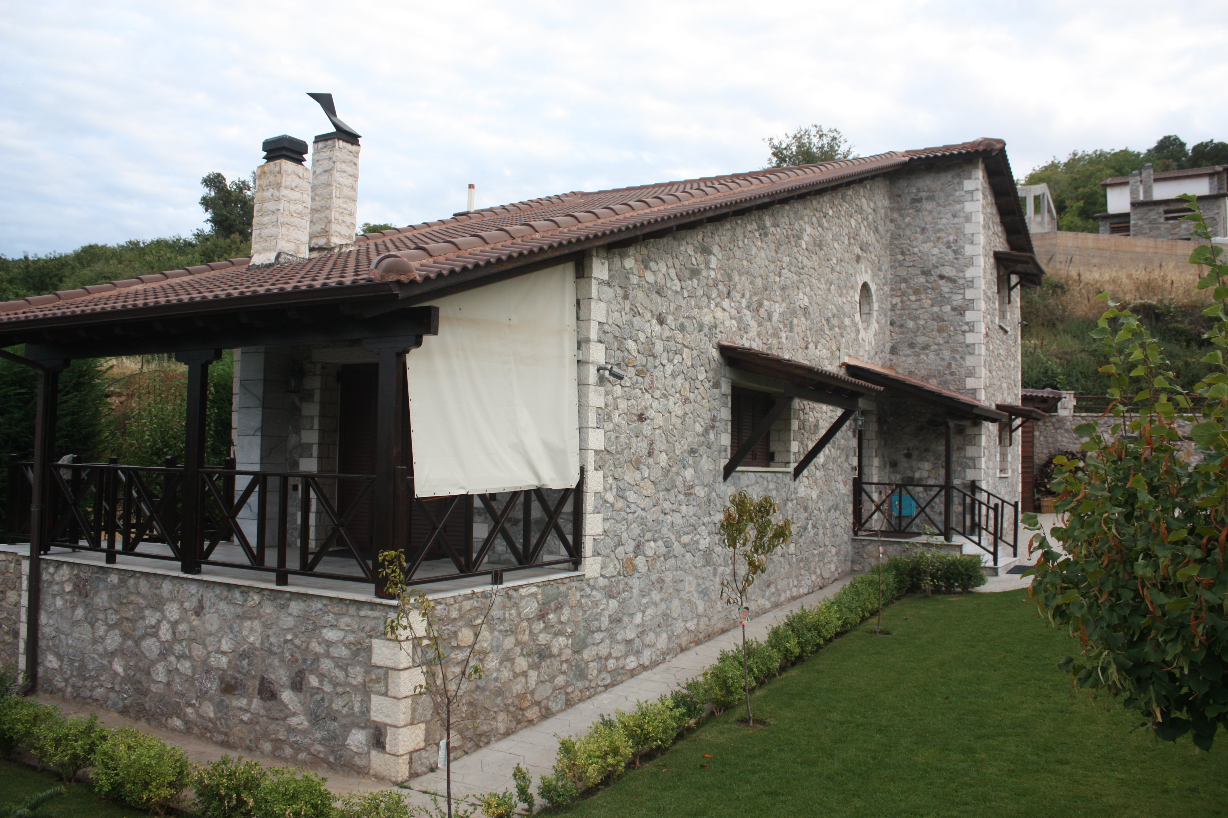 Πέτρινη μεζονέτα Καλάβρυτα