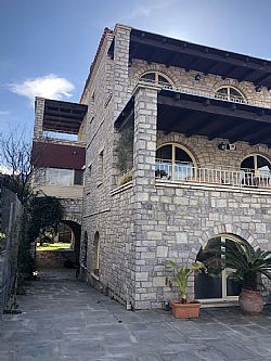 Πέτρινη οικία Πάτρα