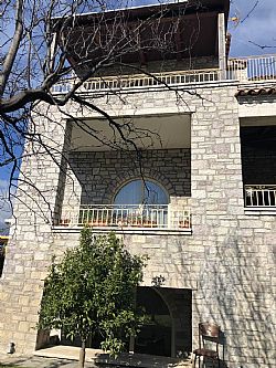 Πέτρινη οικία Πάτρα