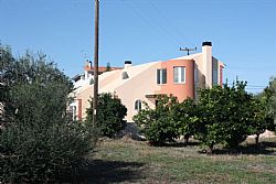 Διώροφες μεζονέτες με εσωτερικό αίθριο Λόγγος Αιγιαλείας