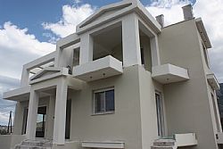 Διώροφη μεζονέτα  Λουτράκι Κορινθίας