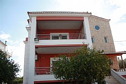 Διώροφη οικία με υπόγειο Αχαΐα 